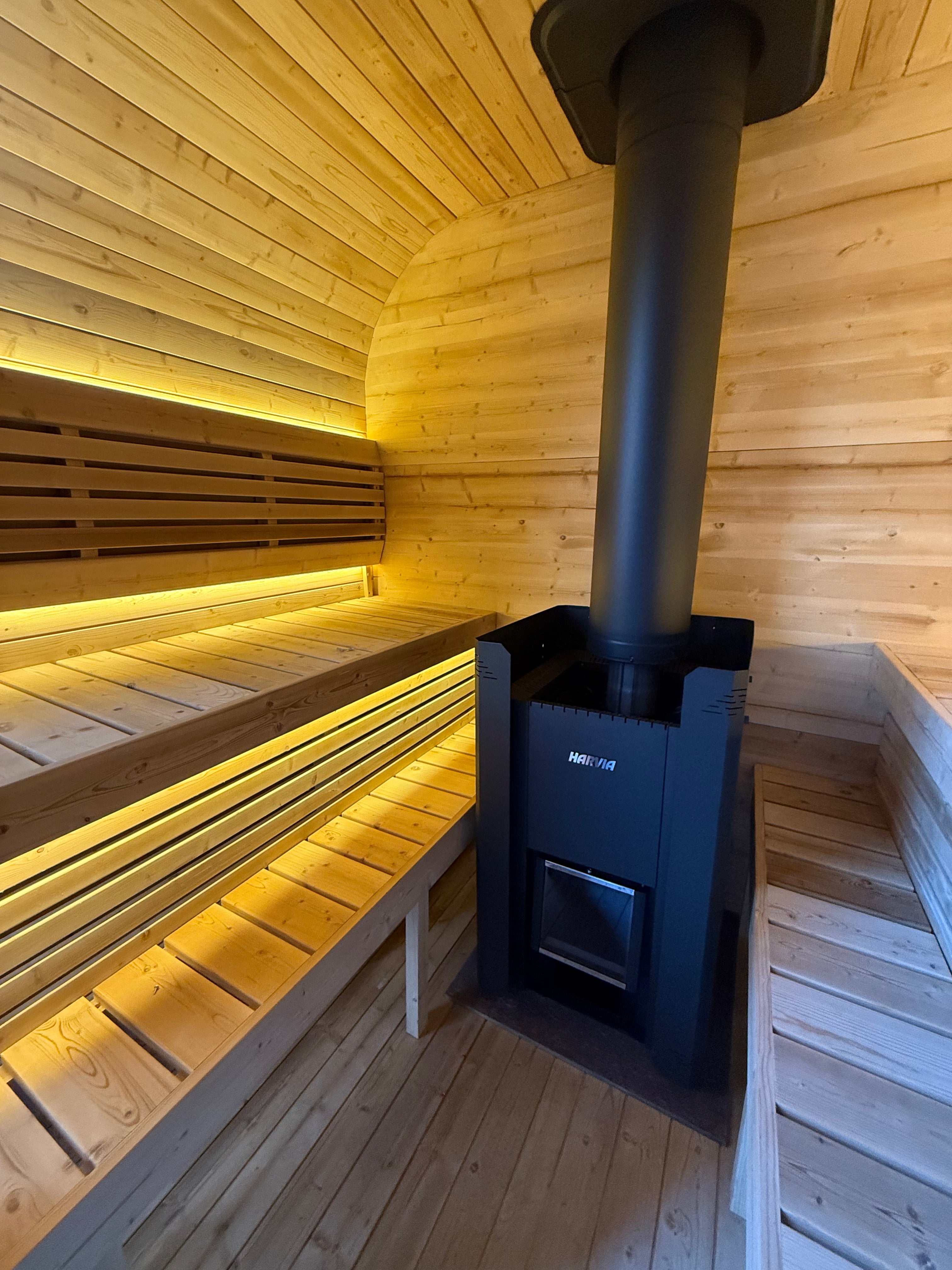 Sollie Kube medium Pakke med Hariva Linear 16 vedfyrt ovn.